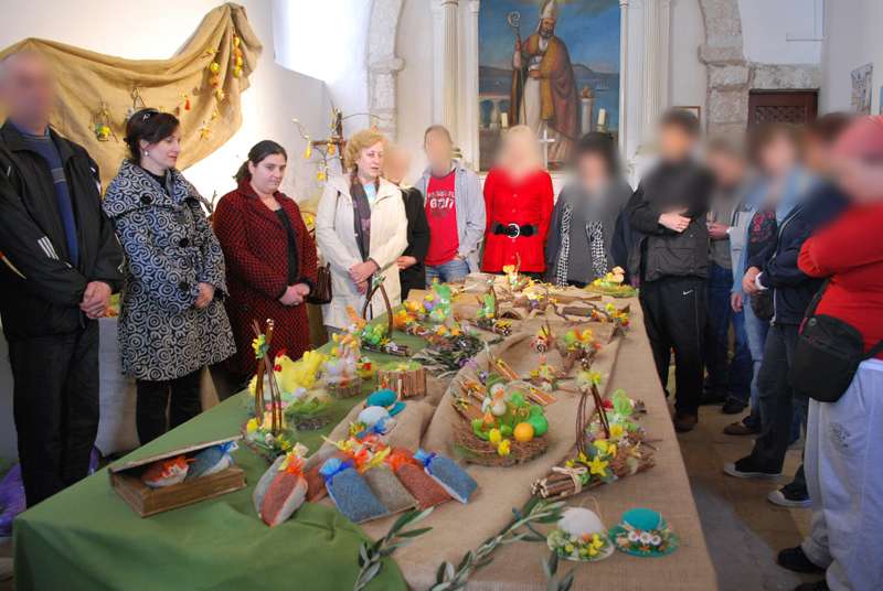 Uskršnja izložba radova nastalih u okviru Odsjeka za integrativnu rehabilitaciju - 