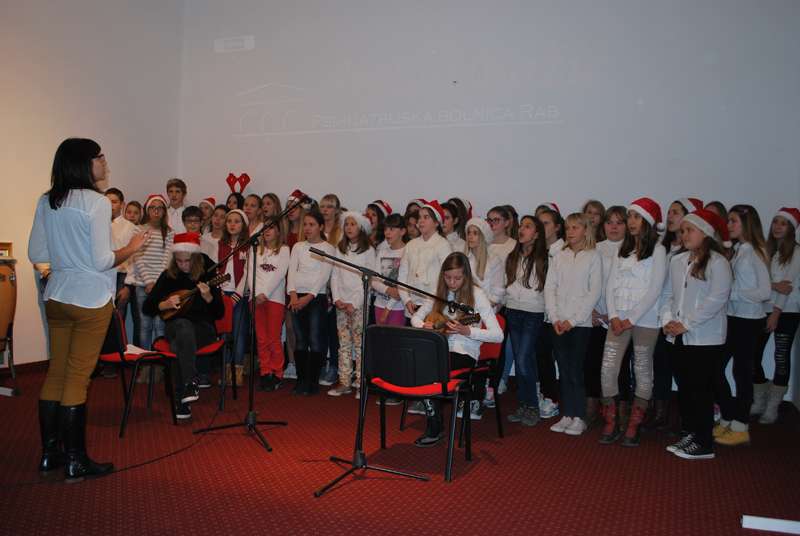 Blagdanska priredba učenika osnovne škole - 