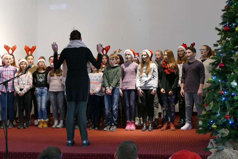 Božićna predstava osmoškolaca - 