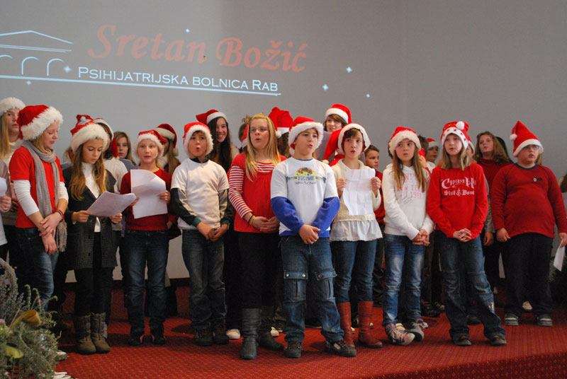Blagdanska priredba učenika osnovne škole