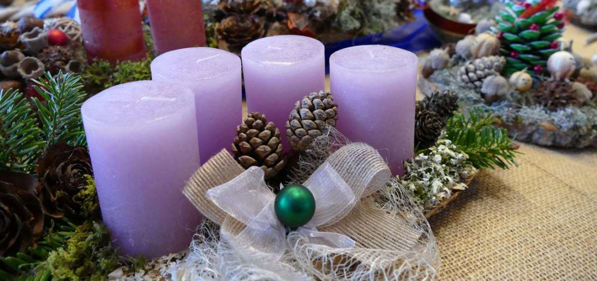 Izložba adventskih vjenčića