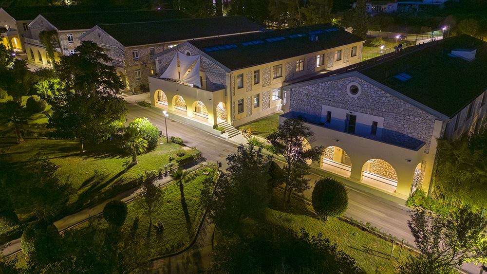 Bolnica Insula zamijenila vanjsku halogenu rasvjetu modernim LED rasvjetnim tijelima - 