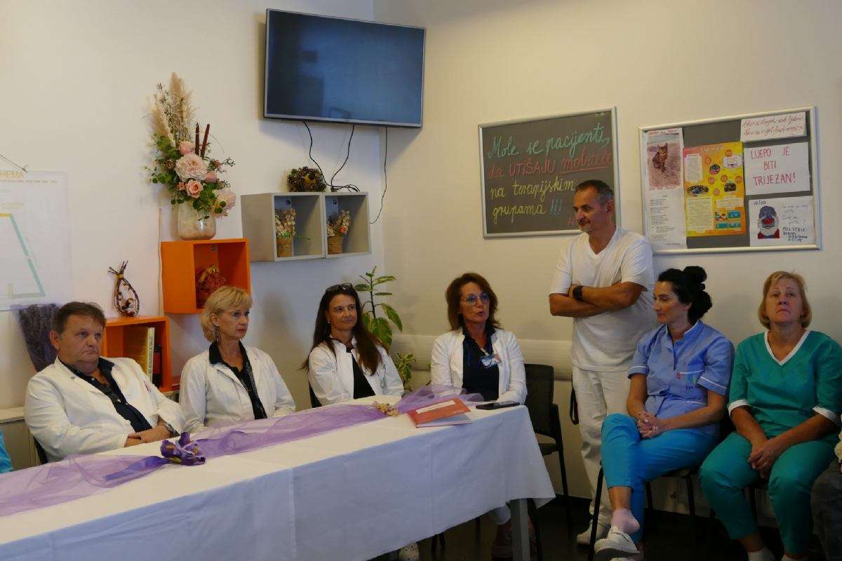Svečani sastanak terapijske zajednice - 