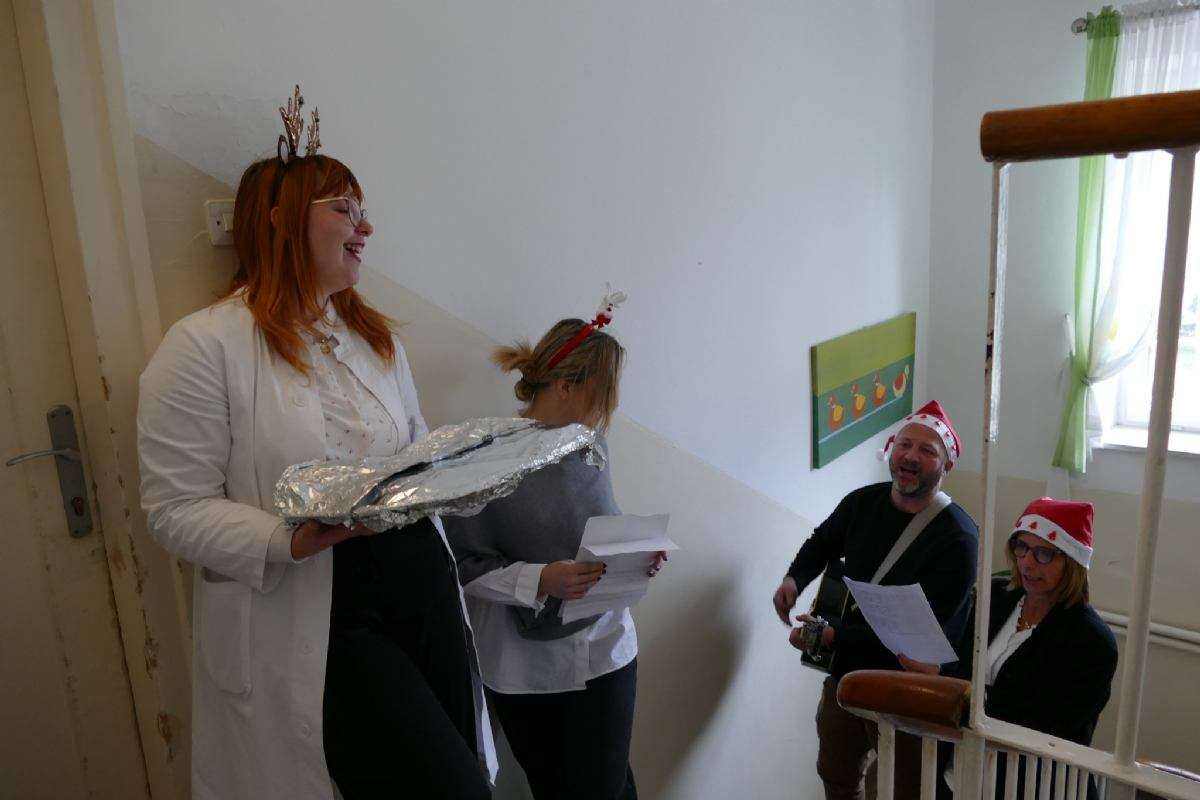 Pjesmom ususret blagdanima - 