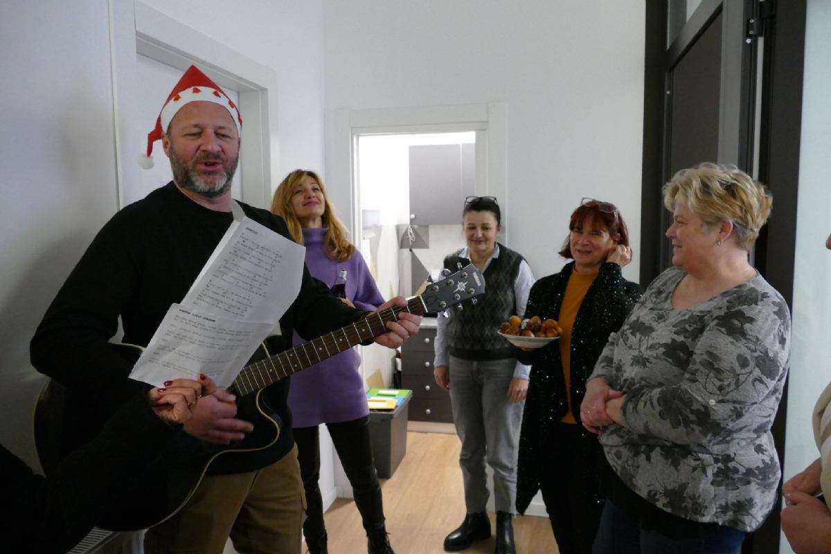 Pjesmom ususret blagdanima - 