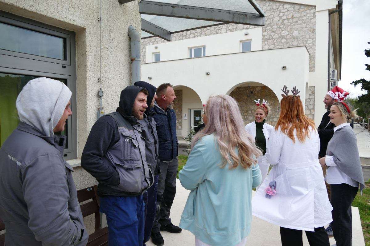 Pjesmom ususret blagdanima - 